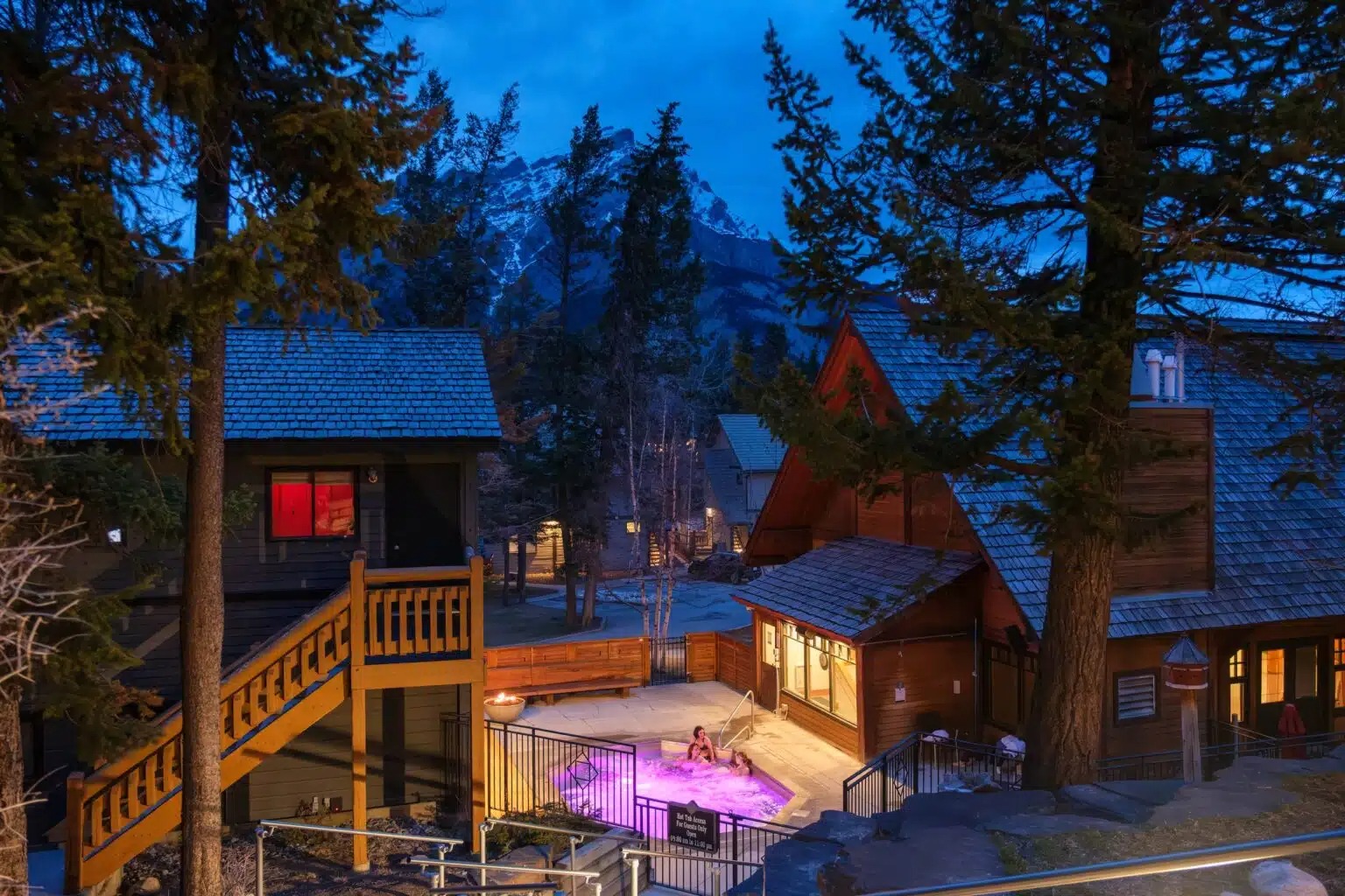 Best Banff Resorts for a Relaxing Canadian Rockies Getaway